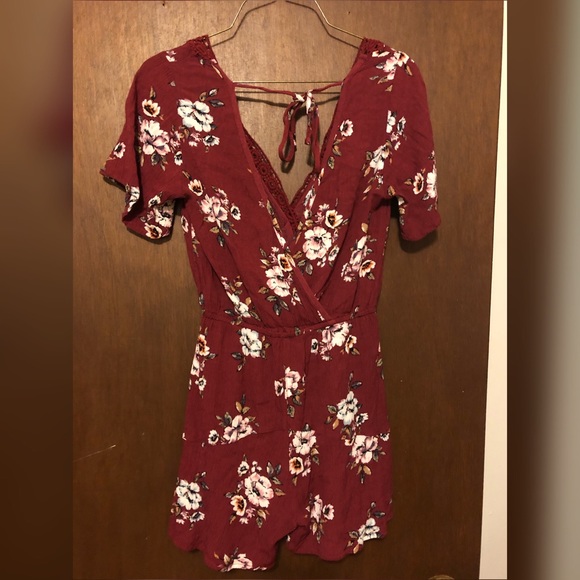 Floral Romper - Picture 2 of 3